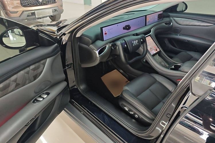 Used IM L6 2024 Max Enhanced Performance Edition Interior 3