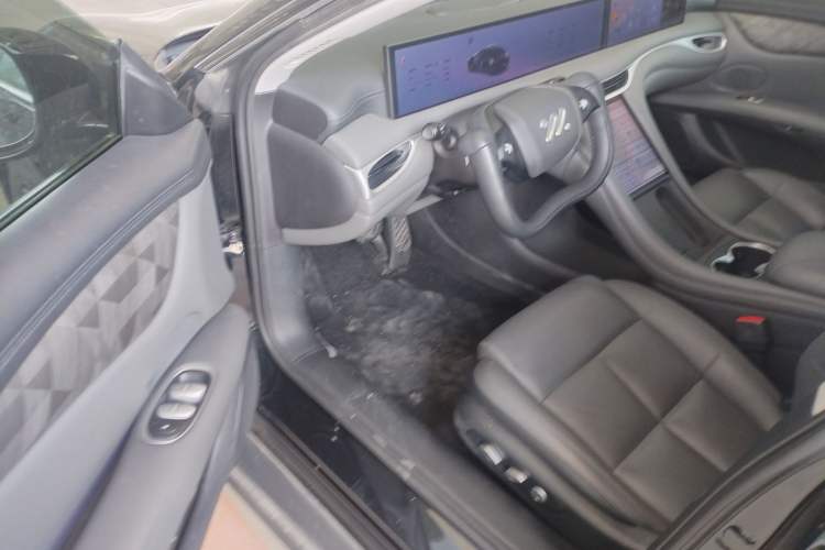 Used IM L6 2024 Max Enhanced Performance Edition Interior 3