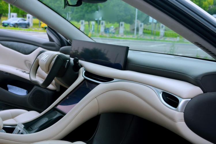 Used IM L6 2024 Max Standard Edition Interior 4