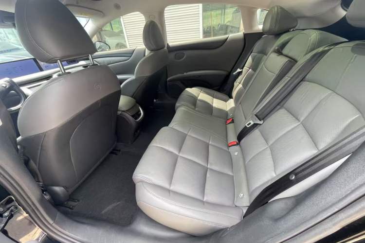 Used IM L6 2024 Max Enhanced Performance Edition Interior 4