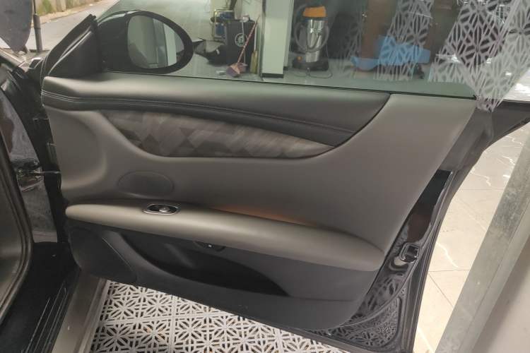 Used IM L6 2024 Max Enhanced Performance Edition Interior 5