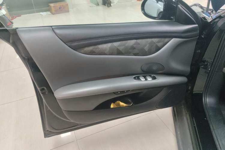 Used IM L6 2024 Max Enhanced Performance Edition Left Front Door Interior