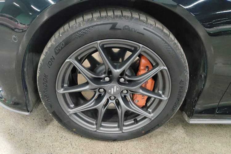 Used IM L6 2024 Max Enhanced Performance Edition Left Front Wheel Hub