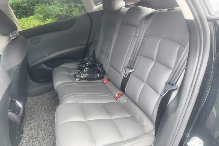 Used IM L6 2024 Max Extended-Range Version Left Rear Seat