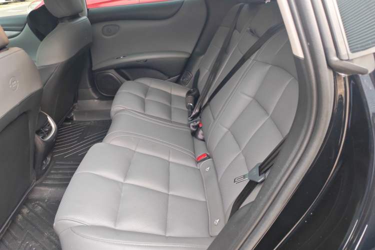 Used IM L6 2024 Max Extended-Range Version Left Rear Seat