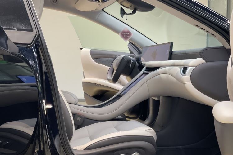 Used IM L6 2024 Max Standard Edition Right Front Seat