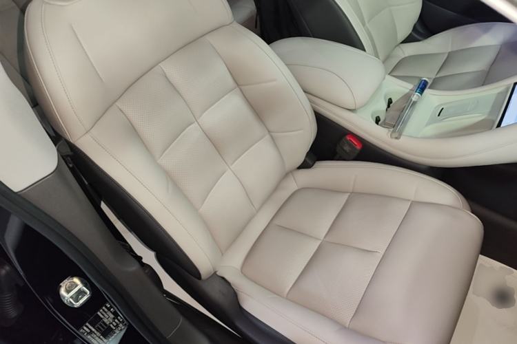Used IM L6 2024 Max Standard Edition Right Front Seat