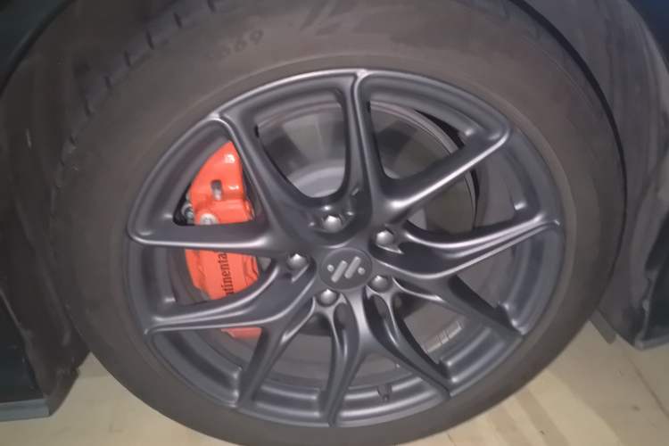 Used IM L6 2024 Max Standard Edition Right Front Wheel Hub