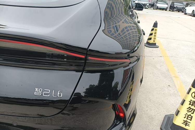 Used IM L6 2024 Max Long-Range European Version Right Rear Taillight