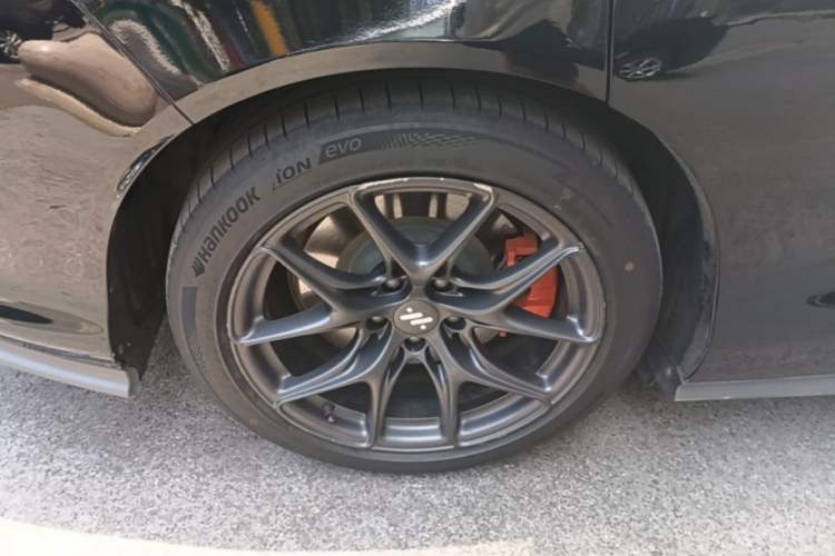 Used IM L6 2024 Max Standard Edition Right Rear Wheel Hub