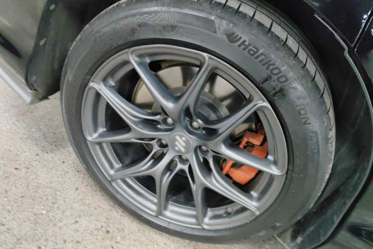 Used IM L6 2024 Max Enhanced Performance Edition Right Rear Wheel Hub
