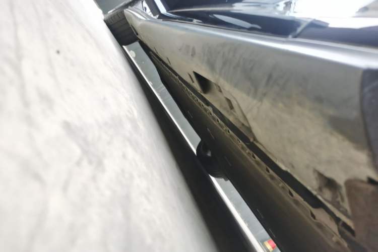 Used IM L6 2024 Max Standard Edition Right Side Sill