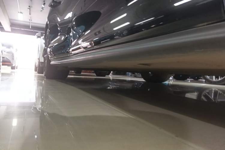 Used IM L6 2024 Max Extended-Range Version Right Side Sill