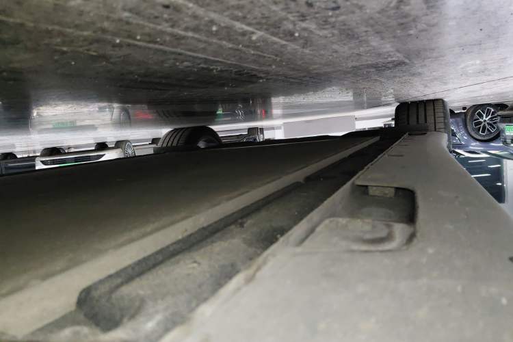 Used IM L6 2024 Max Enhanced Performance Edition Right Side Sill