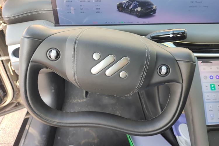 Used IM L6 2024 Max Standard Edition Steering Wheel