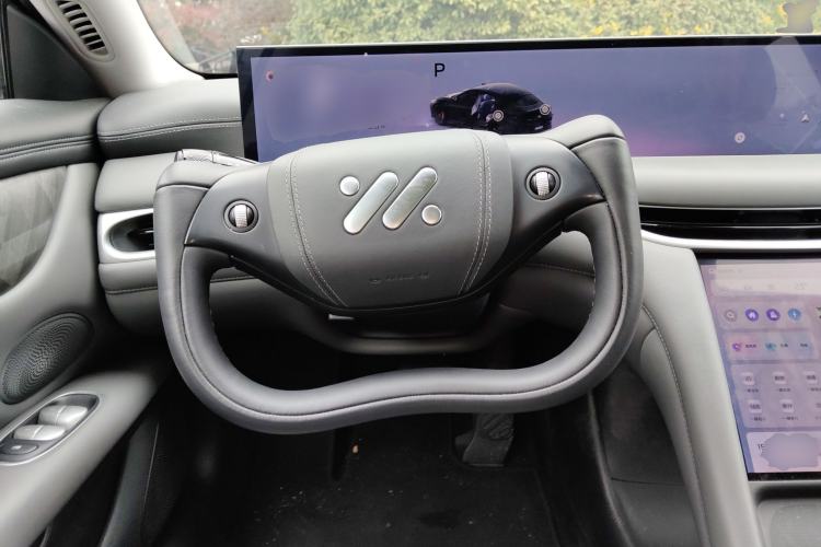 Used IM L6 2024 Max Enhanced Performance Edition Steering Wheel