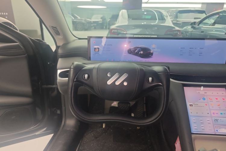 Used IM L6 2024 Max Enhanced Performance Edition Steering Wheel