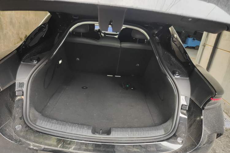 Used IM L6 2024 Max Enhanced Performance Edition Trunk
