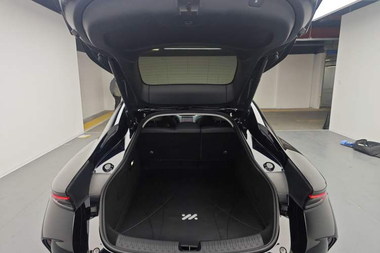 Used IM L6 2024 Max Long-Range Version Trunk