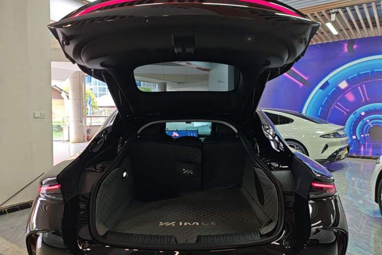 Used IM L6 2024 Max Standard Edition Trunk