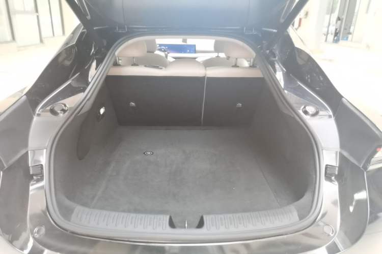 Used IM L6 2024 Max Standard Edition Trunk