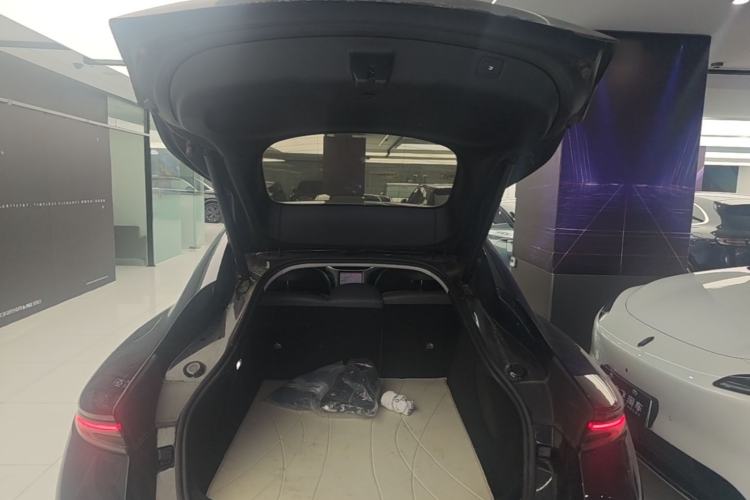 Used IM L6 2024 Max Enhanced Performance Edition Trunk