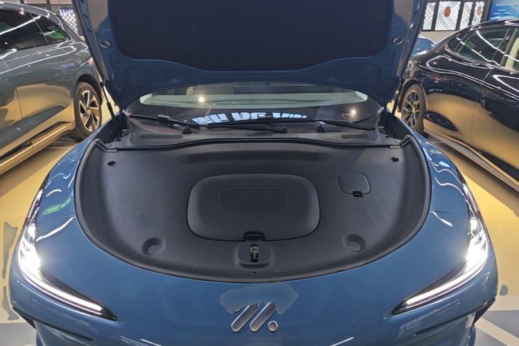 Used IM L6 2024 Max Standard Edition Engine Bay
