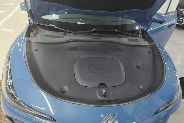 Used IM L6 2024 Max Standard Edition Engine Bay