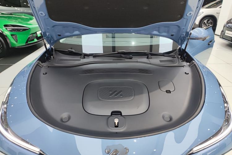 Used IM L6 2024 Max Standard Edition Engine Bay