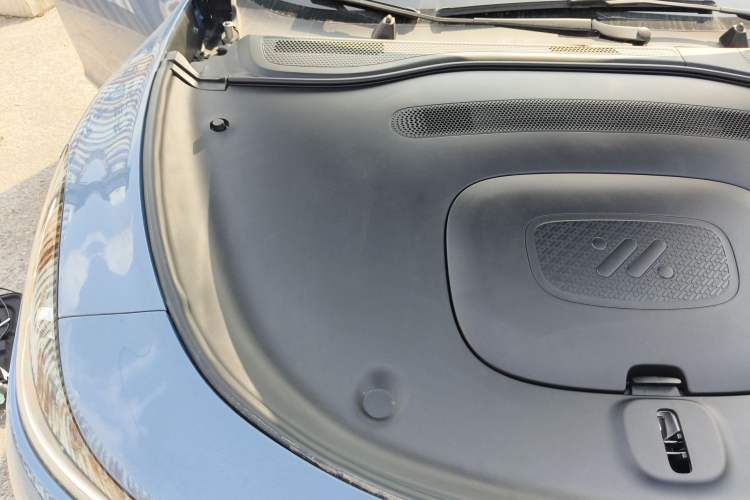 Used IM L6 2024 Max Standard Edition Engine Bay Right