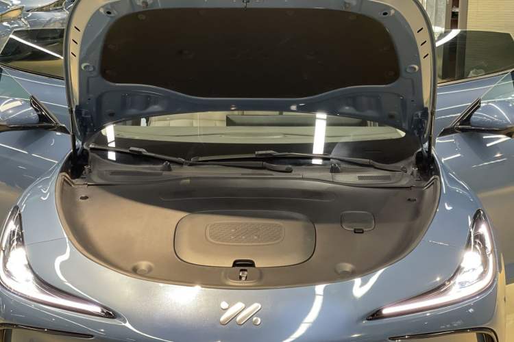 Used IM L6 2024 Max Standard Edition Engine Bay