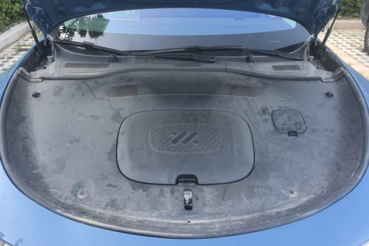 Used IM L6 2024 Max Standard Edition Engine Bay
