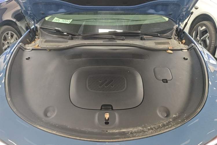 Used IM L6 2024 Max Standard Edition Engine Bay