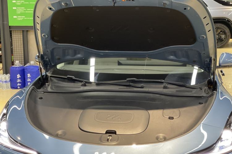 Used IM L6 2024 Max Standard Edition Engine Bay