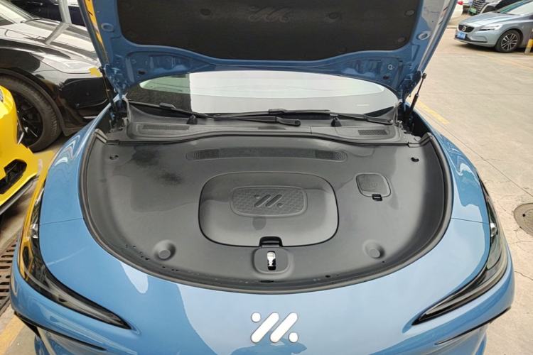 Used IM L6 2024 Max Standard Edition Engine Bay
