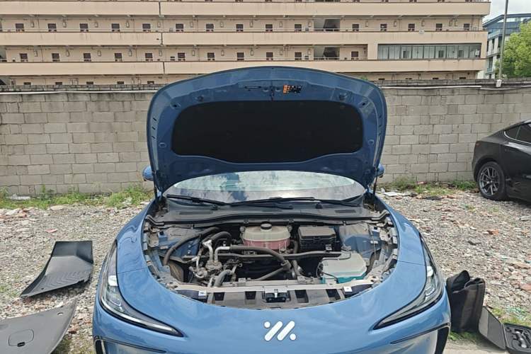 Used IM L6 2024 Max Standard Edition Engine Bay