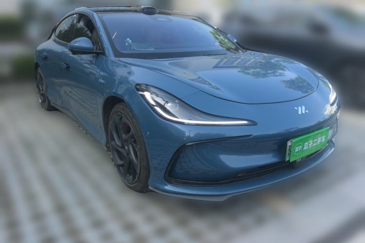 Used IM L6 2024 Max Standard Edition Front Right 45 Deg