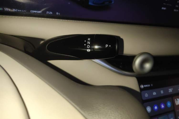 Used IM L6 2024 Max Standard Edition Gear Lever