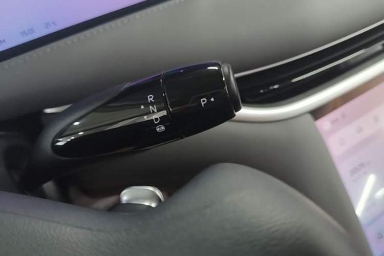 Used IM L6 2024 Max Standard Edition Gear Lever