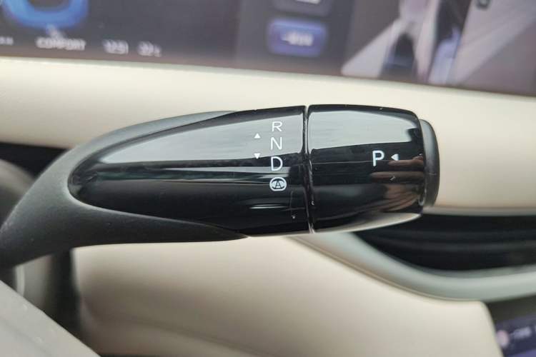 Used IM L6 2024 Max Standard Edition Gear Lever