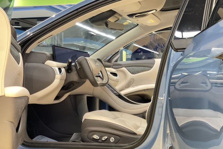 Used IM L6 2024 Max Standard Edition Interior 1