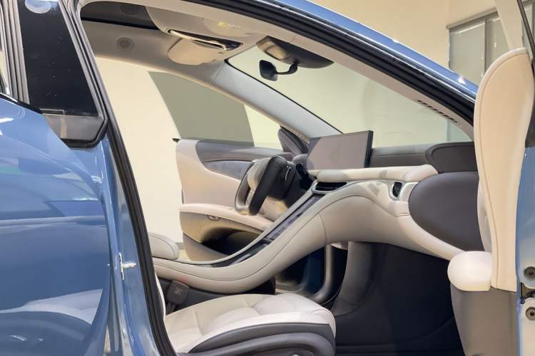 Used IM L6 2024 Max Standard Edition Interior 11