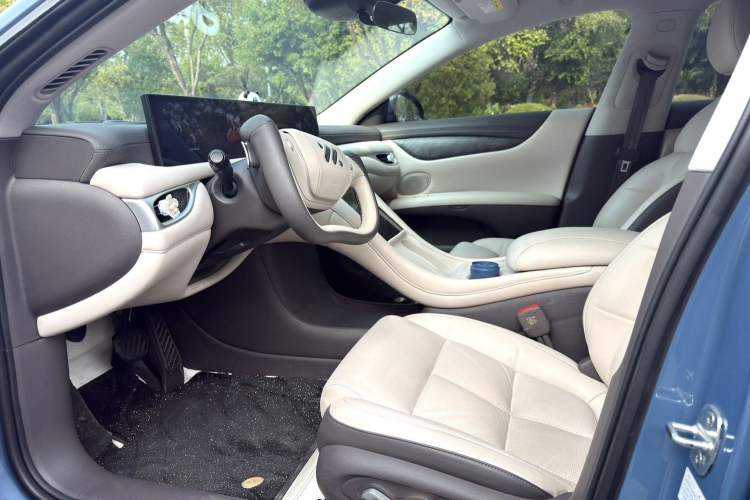 Used IM L6 2024 Max Extended-Range Version Interior 2