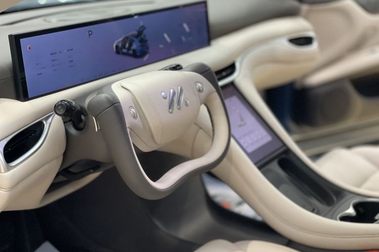Used IM L6 2024 Max Standard Edition Interior 2