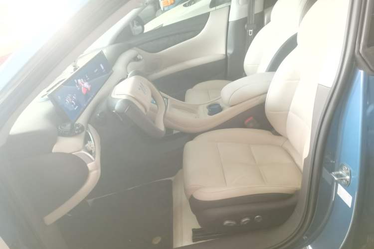 Used IM L6 2024 Max Extended-Range Version Left Front Seat