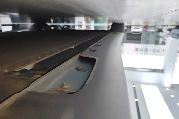 Used IM L6 2024 Max Standard Edition Left Side Sill
