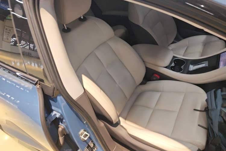 Used IM L6 2024 Max Standard Edition Right Front Seat