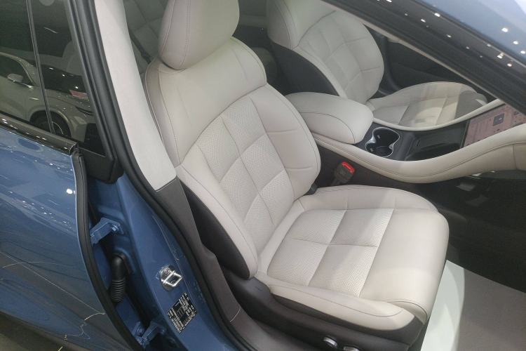 Used IM L6 2024 Max Standard Edition Right Front Seat
