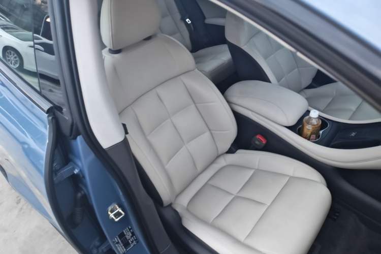 Used IM L6 2024 Max Standard Edition Right Front Seat