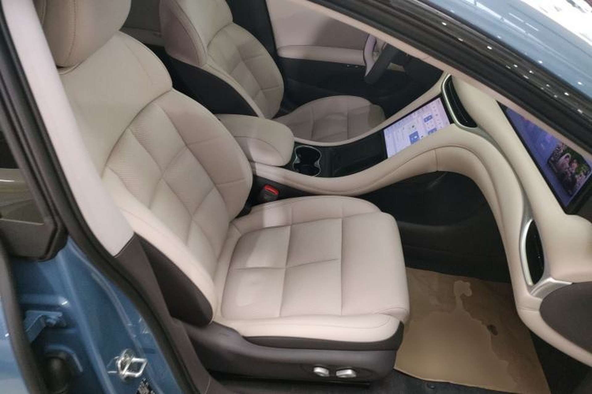 Used IM L6 2024 Max Extended-Range Version Right Front Seat